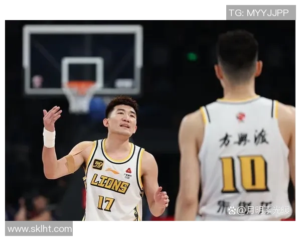 CBA激战北京队迎战青岛优酷队精彩对决引发球迷热议